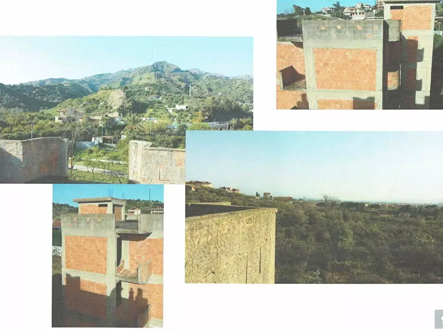 Immagine 16 di Palazzo in vendita  a Taormina