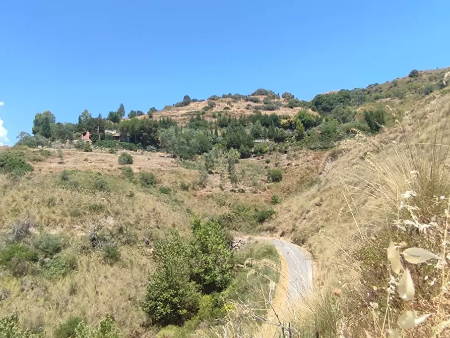 Immagine 19 di Rustico / casale in vendita  a Castelmola