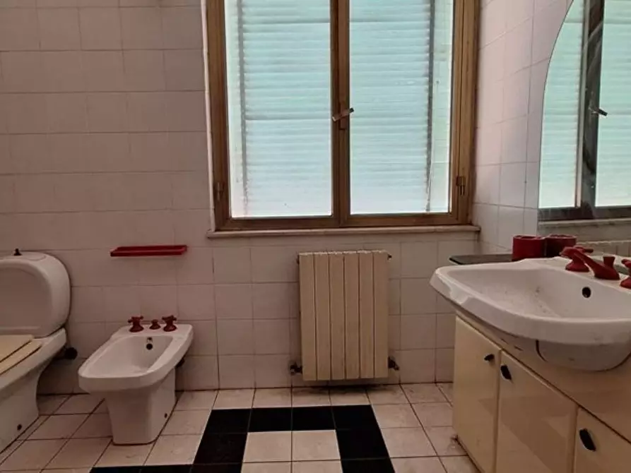 Immagine 25 di Villa in vendita  a Borgo A Mozzano