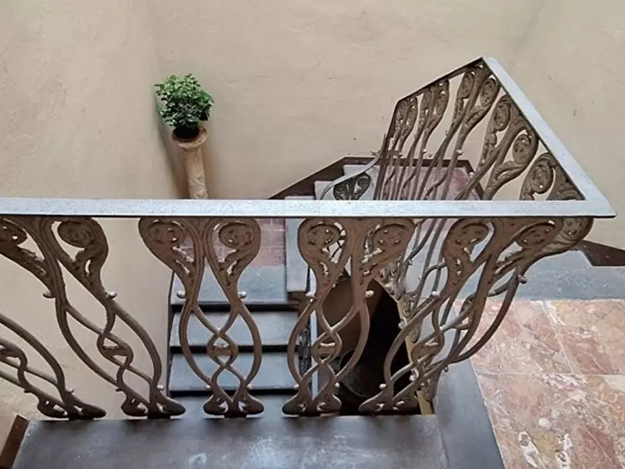 Immagine 21 di Villa in vendita  a Borgo A Mozzano