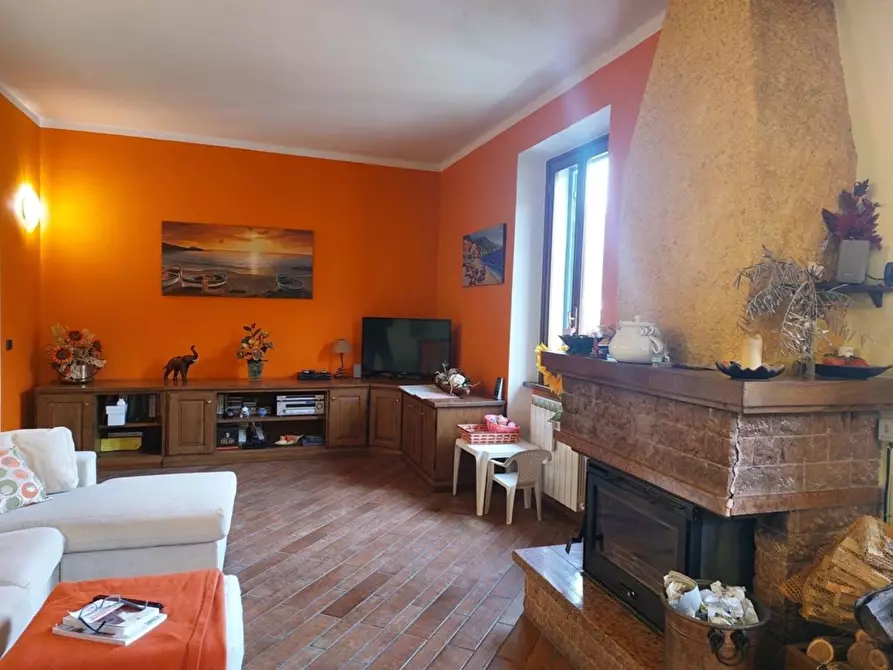Immagine 1 di Appartamento in vendita  a Borgo A Mozzano