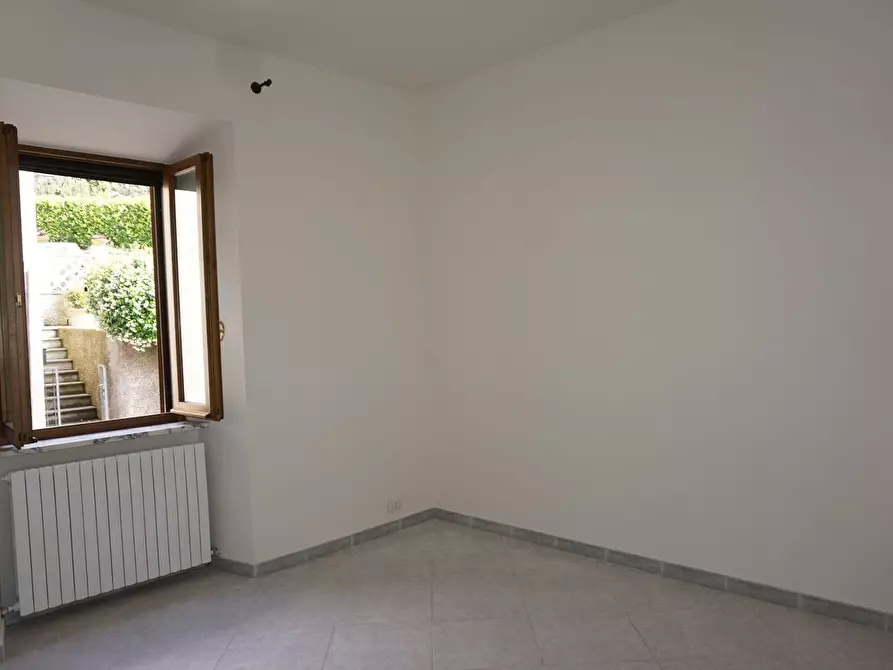 Immagine 2 di Appartamento in vendita  a Gallicano