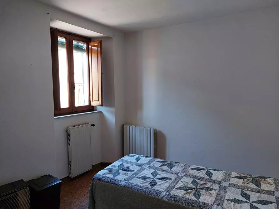 Immagine 7 di Appartamento in vendita  a Barga