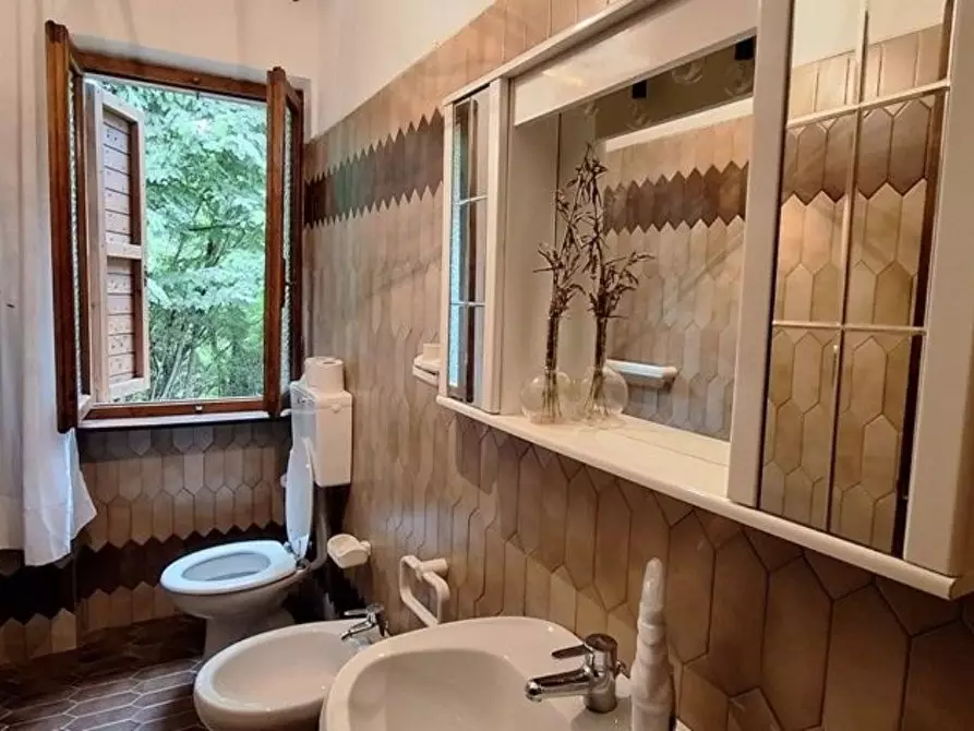 Immagine 22 di Casa indipendente in vendita  a Bagni Di Lucca