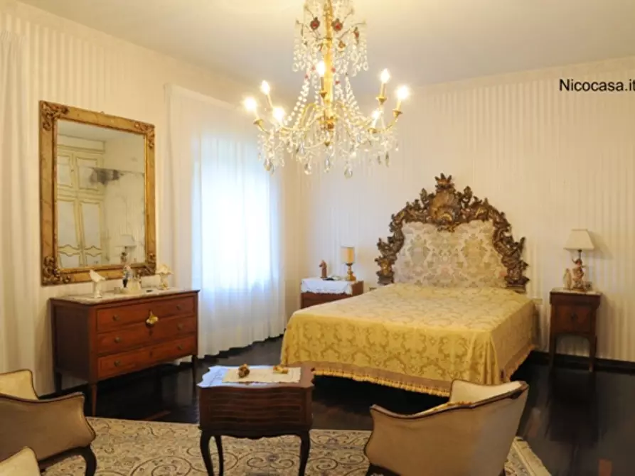 Immagine 5 di Villa in vendita  a Bagni Di Lucca