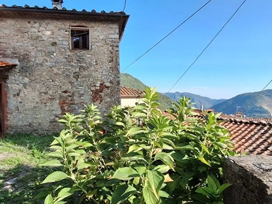 Immagine 1 di Casa semindipendente in vendita  a Pescaglia