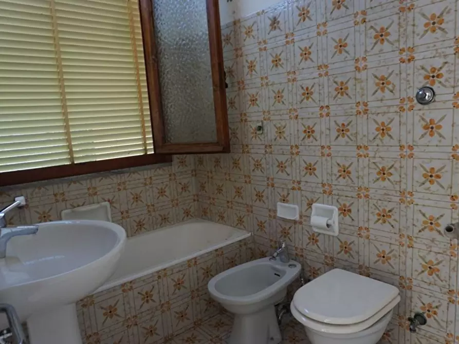 Immagine 5 di Appartamento in vendita  a Borgo A Mozzano