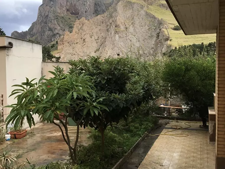 Immagine 5 di Villa in vendita  a Palermo