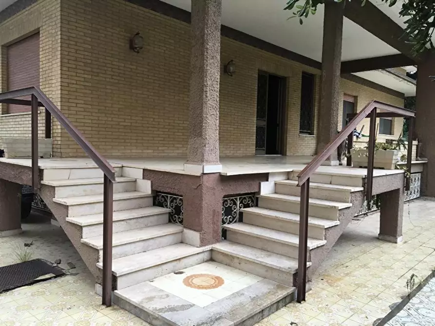 Immagine 2 di Villa in vendita  a Palermo