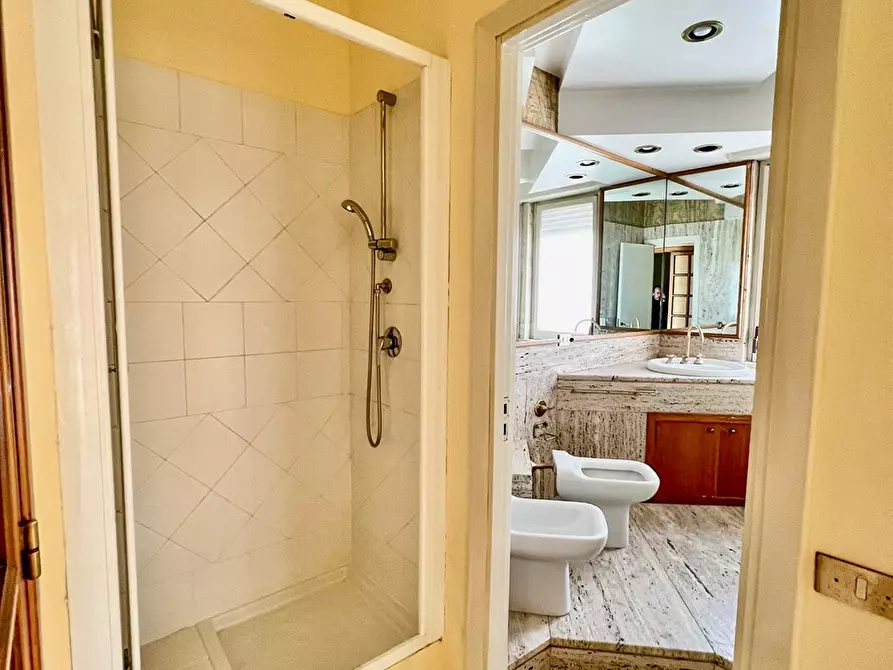 Immagine 16 di Appartamento in vendita  a Palermo