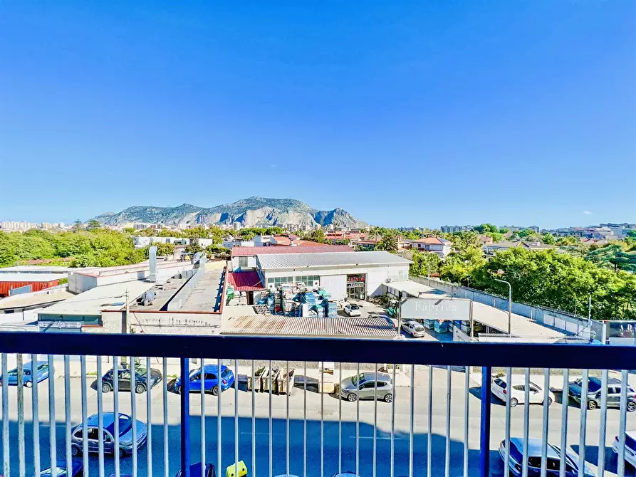 Immagine 2 di Appartamento in vendita  a Palermo