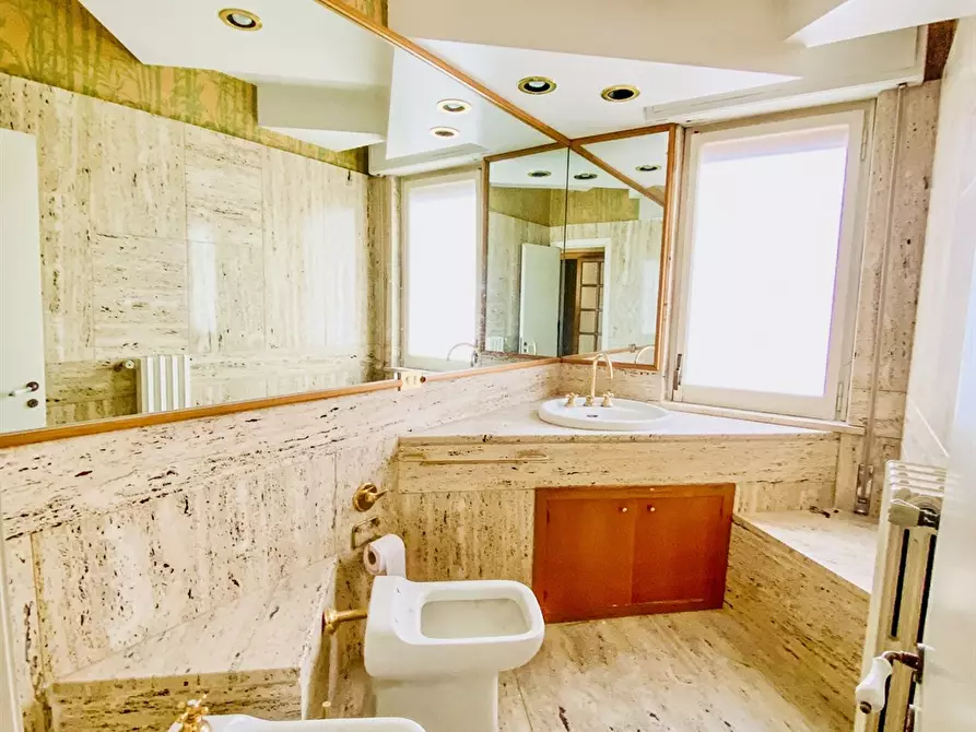 Immagine 15 di Appartamento in vendita  a Palermo