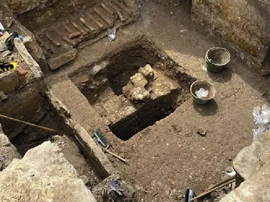 Immagine 8 di Locale commerciale in affitto  a Palermo