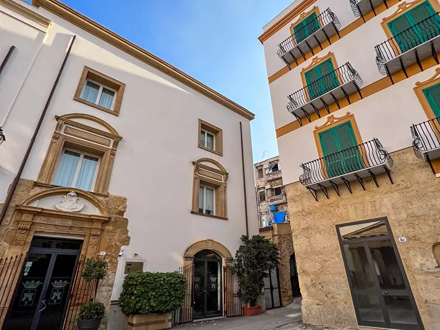 Immagine 14 di Locale commerciale in affitto  a Palermo