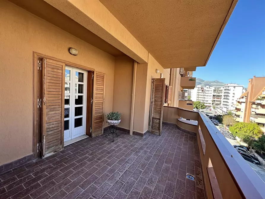 Immagine 4 di Appartamento in vendita  a Palermo