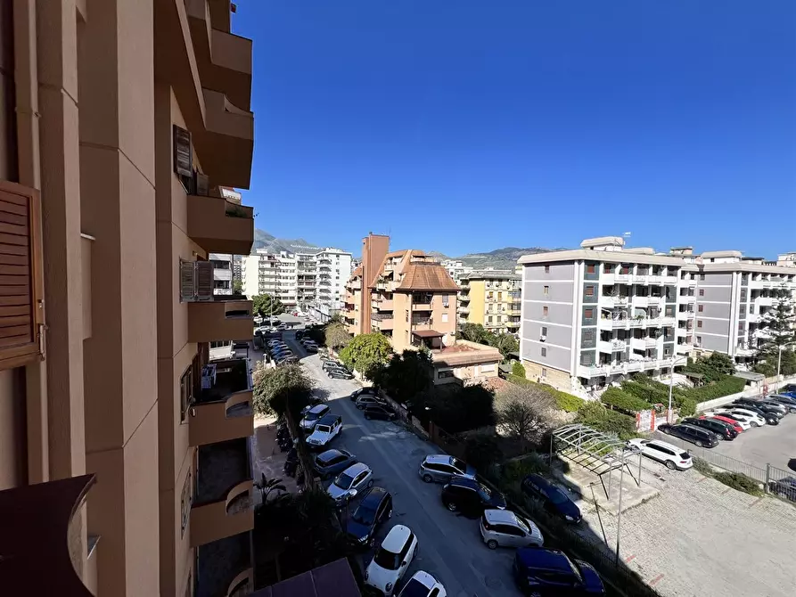 Immagine 2 di Appartamento in vendita  a Palermo