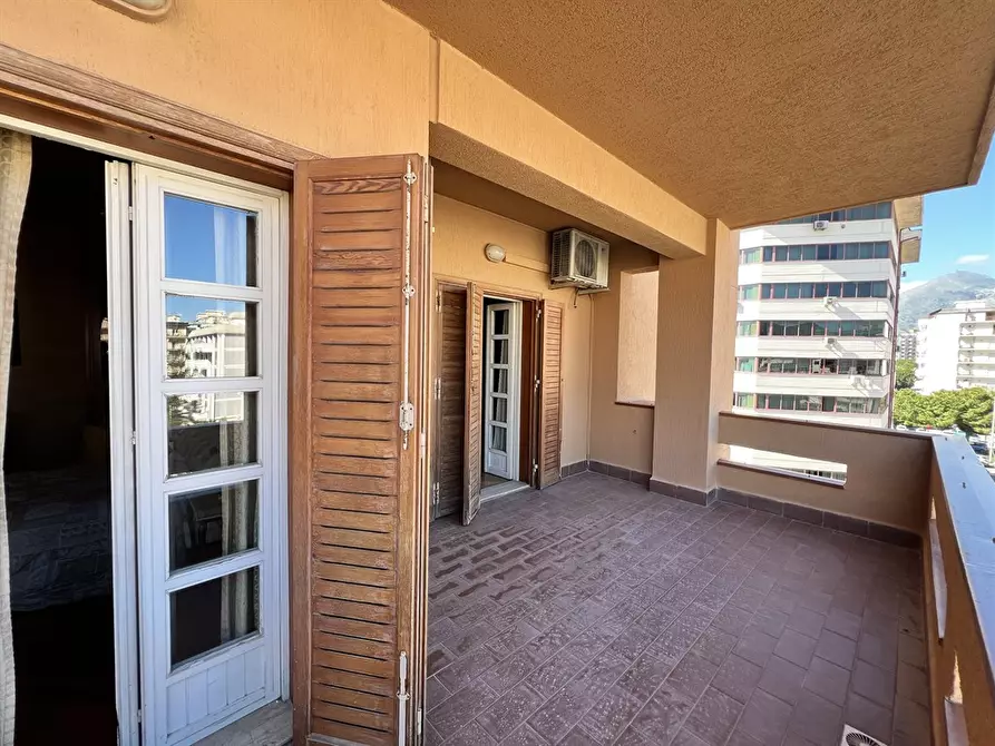 Immagine 11 di Appartamento in vendita  a Palermo