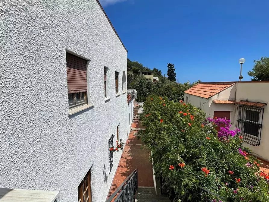 Immagine 4 di Villa in vendita  a Palermo
