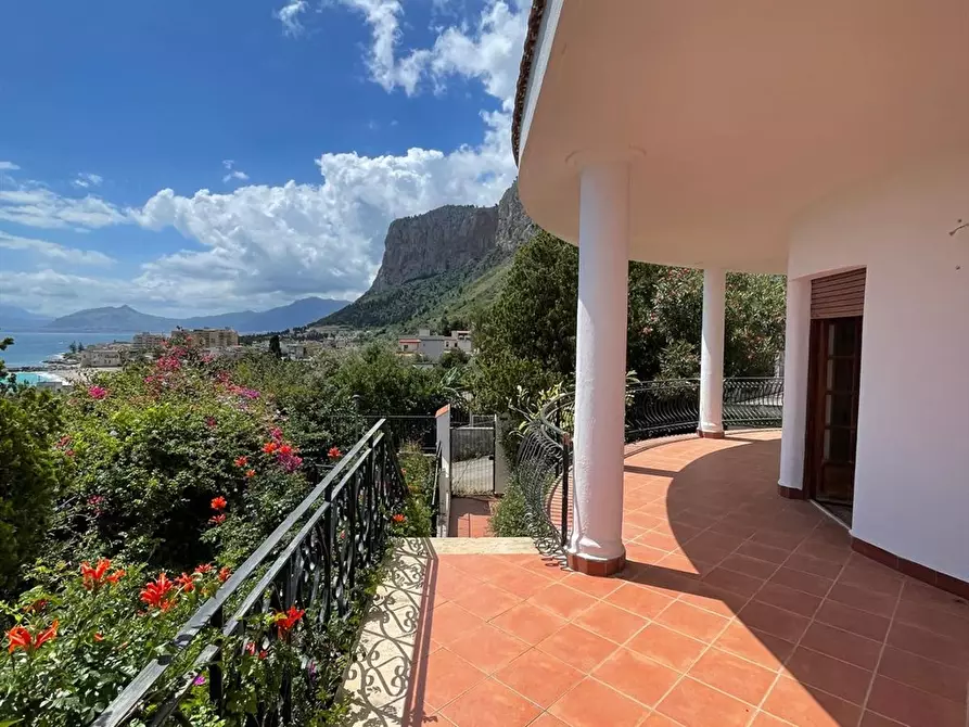 Immagine 3 di Villa in vendita  a Palermo