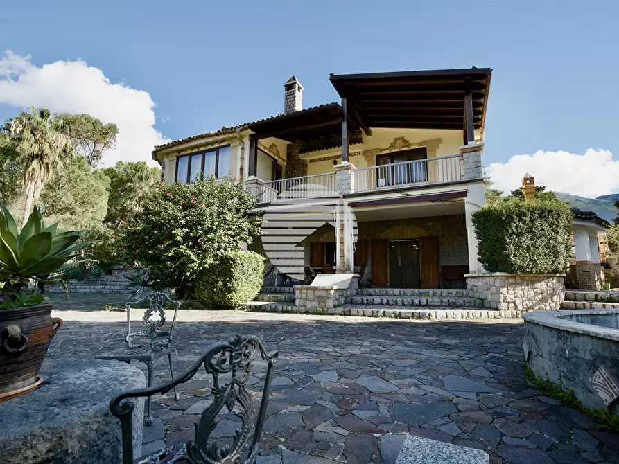 Immagine 2 di Villa in vendita  a Torretta