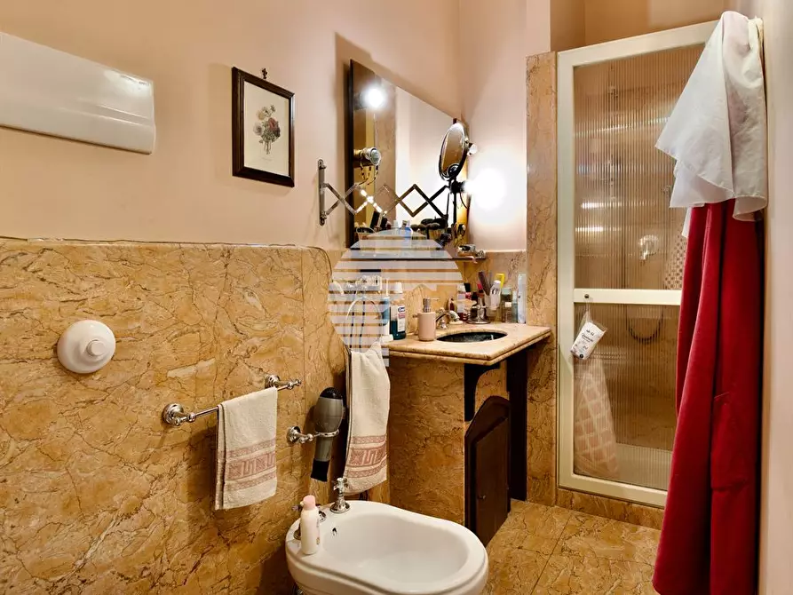 Immagine 16 di Appartamento in vendita  a Palermo