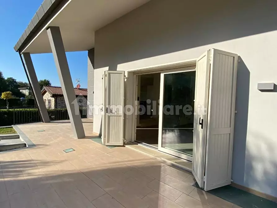 Immagine 38 di Villa in vendita  a Capannori