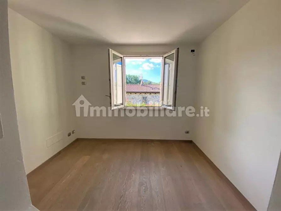 Immagine 17 di Villa in vendita  a Capannori