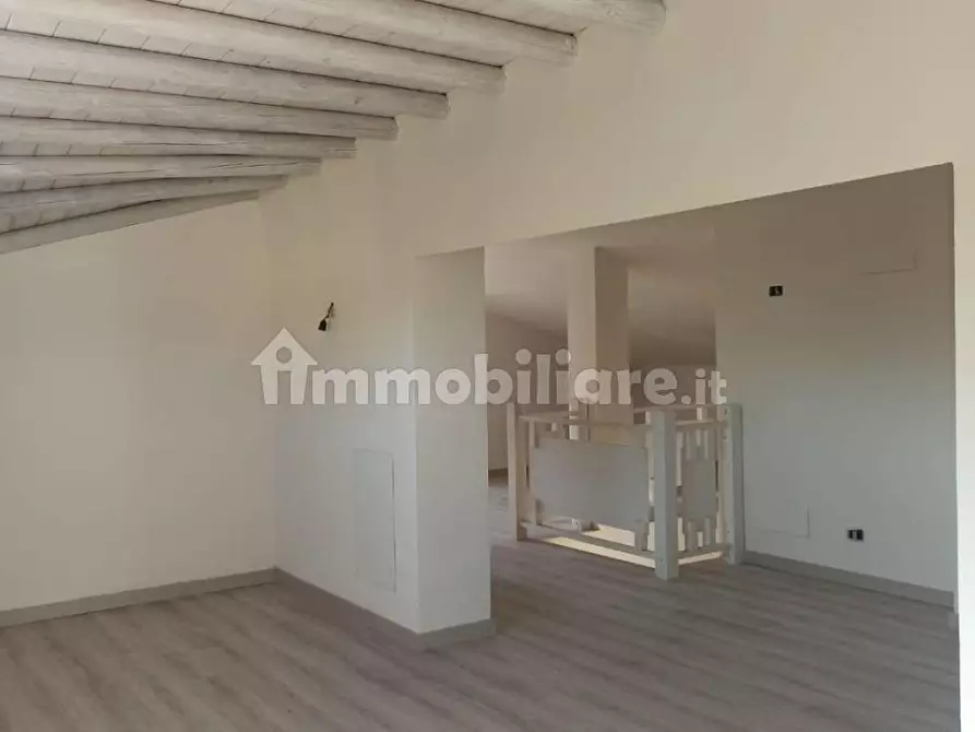 Immagine 25 di Villa in vendita  a Capannori