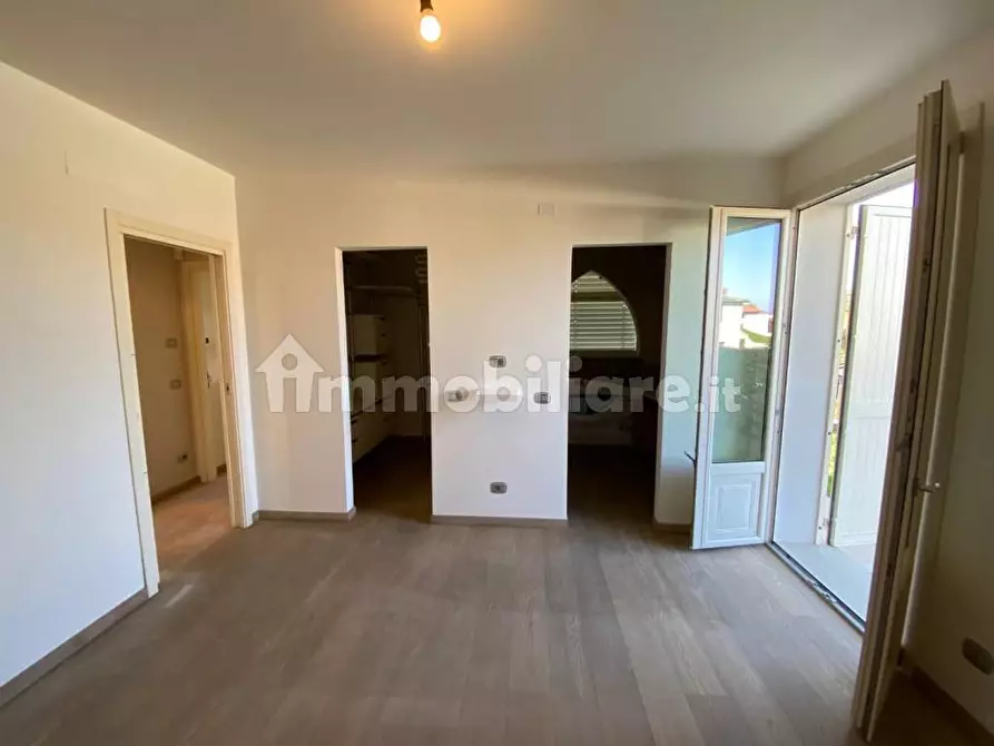 Immagine 19 di Villa in vendita  a Capannori