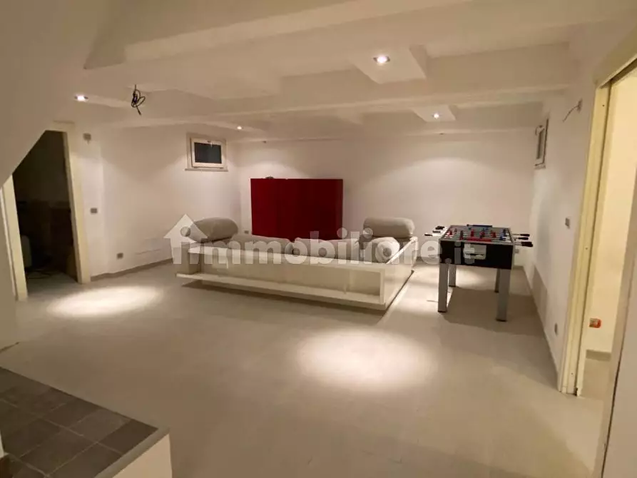 Immagine 36 di Villa in vendita  a Capannori