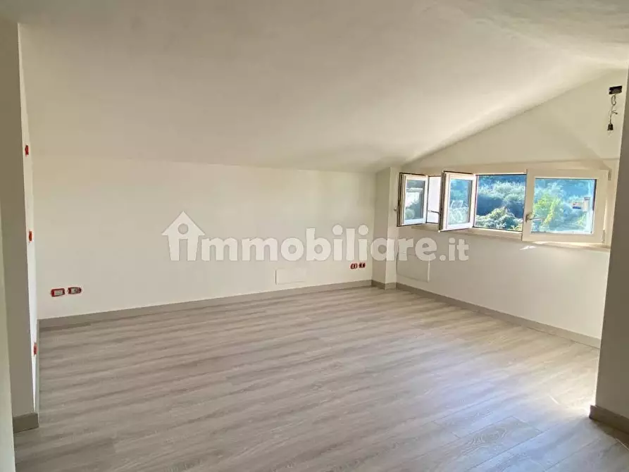 Immagine 22 di Villa in vendita  a Capannori