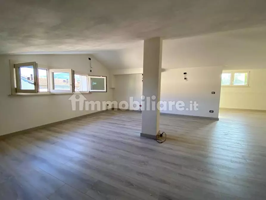 Immagine 28 di Villa in vendita  a Capannori