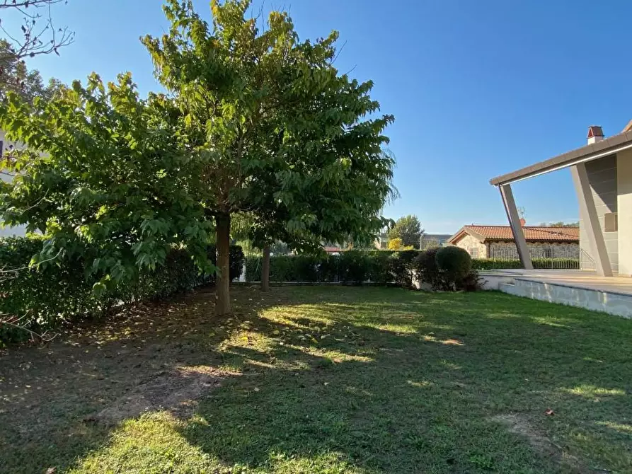 Immagine 39 di Villa in vendita  a Capannori