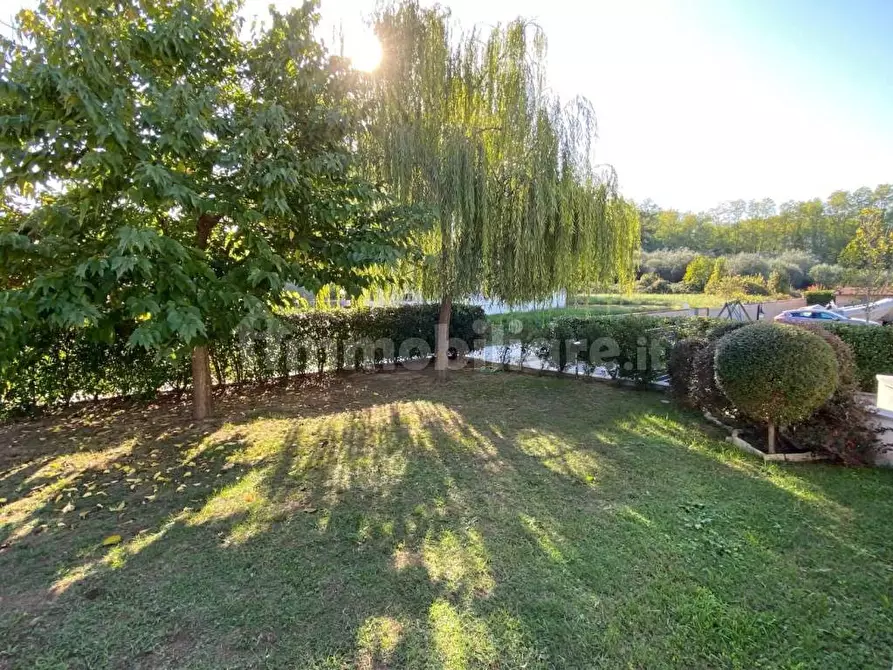 Immagine 40 di Villa in vendita  a Capannori