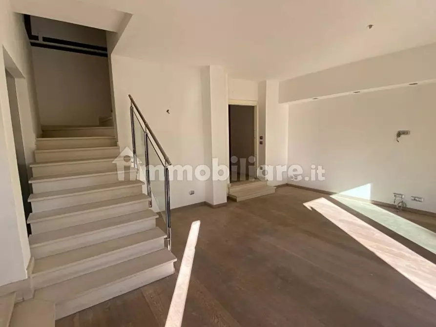 Immagine 8 di Villa in vendita  a Capannori