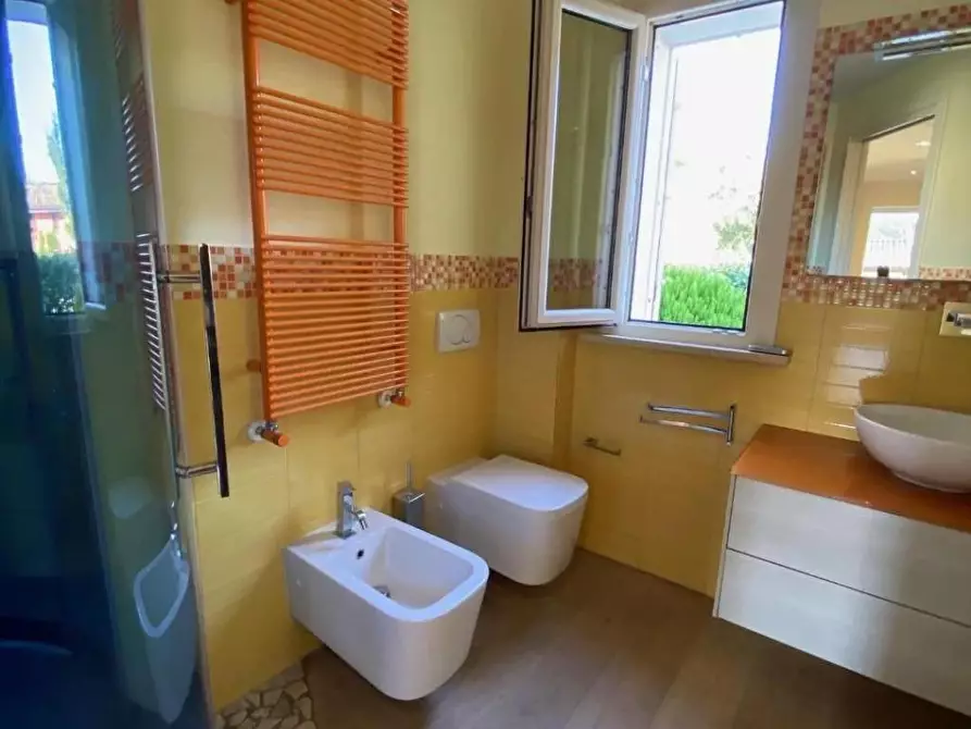 Immagine 14 di Villa in vendita  a Capannori