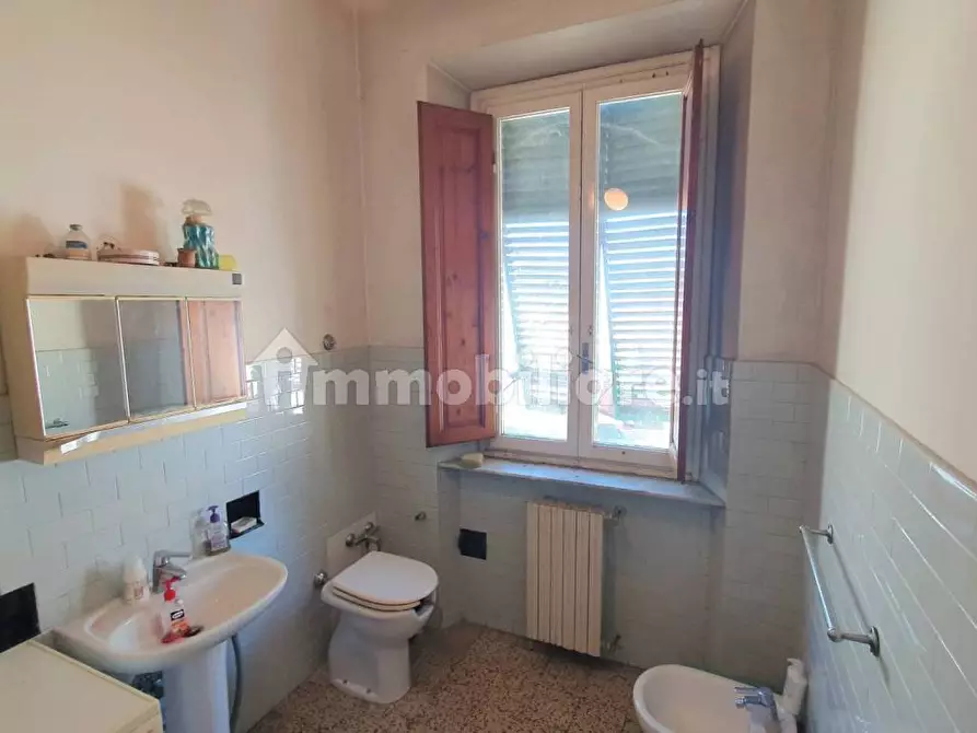 Immagine 28 di Casa bifamiliare in vendita  a Lucca