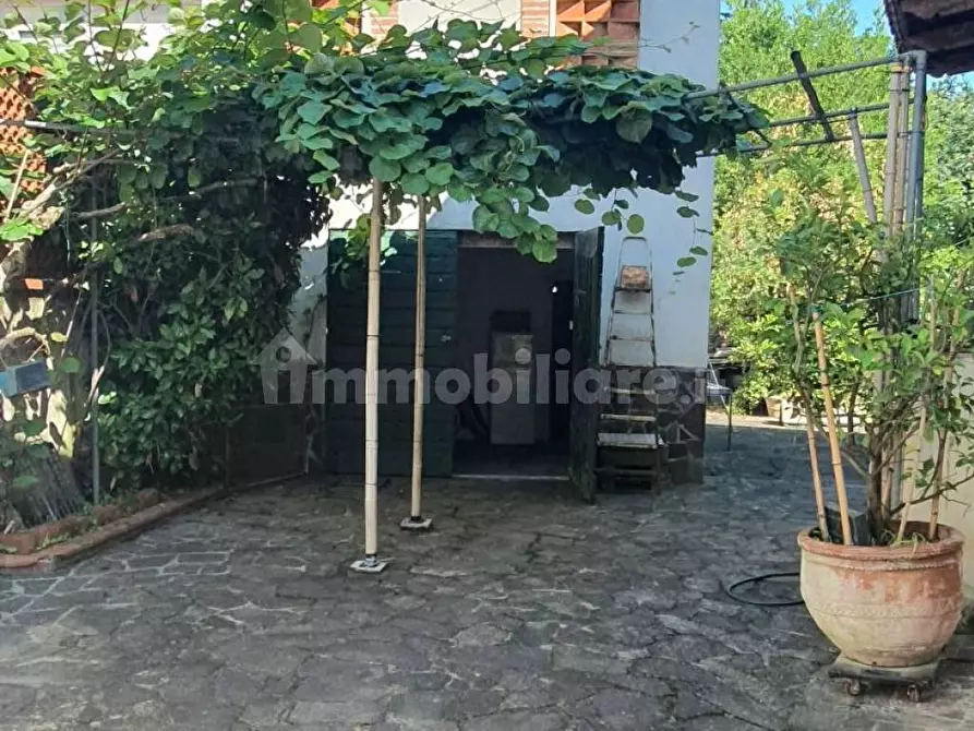 Immagine 38 di Casa bifamiliare in vendita  a Lucca