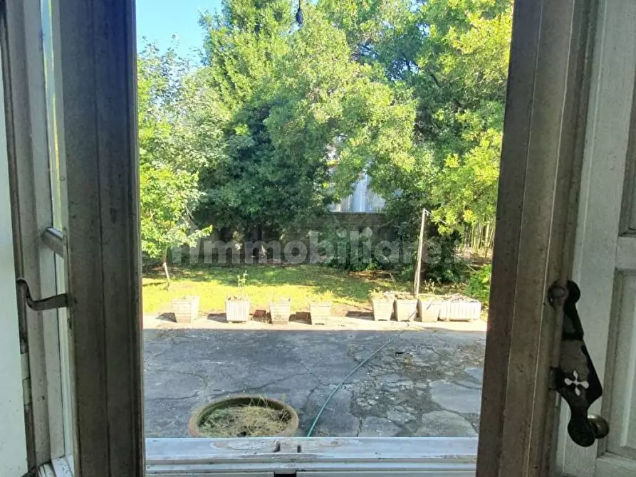 Immagine 10 di Casa bifamiliare in vendita  a Lucca