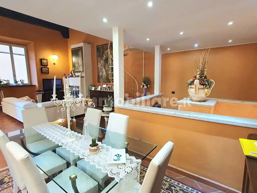 Immagine 9 di Appartamento in vendita  a Lucca