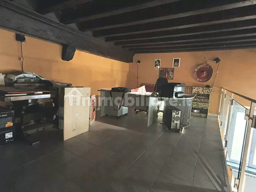 Immagine 6 di Appartamento in vendita  a Lucca