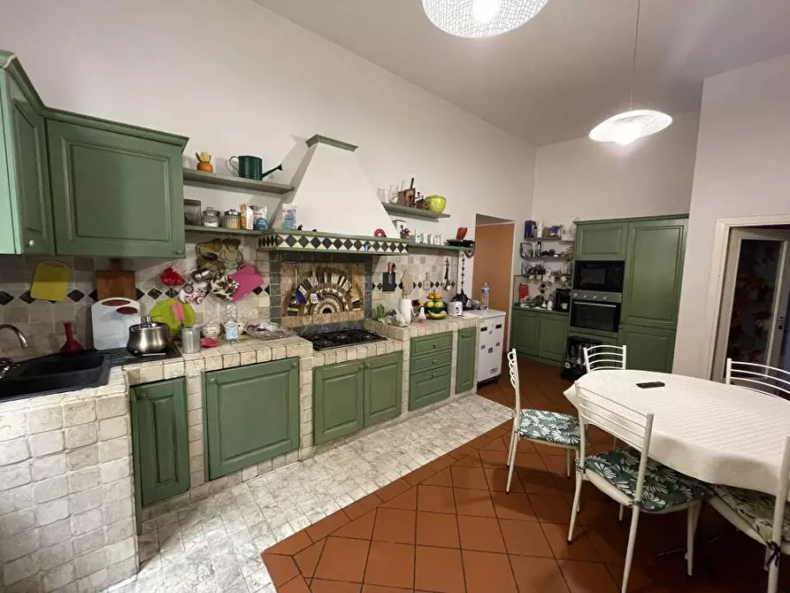 Immagine 14 di Appartamento in vendita  a Lucca