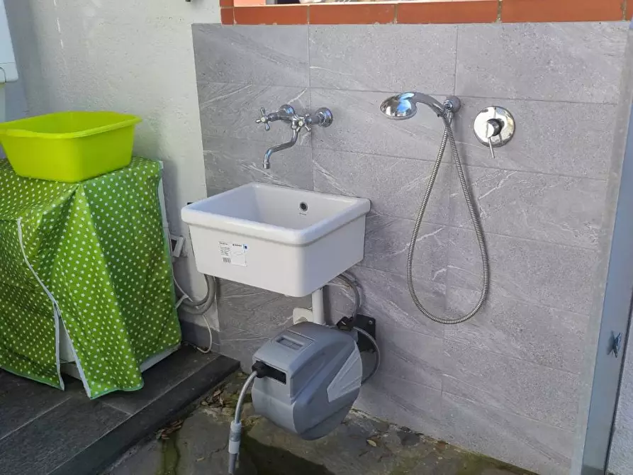 Immagine 8 di Villetta a schiera in vendita  a Pietrasanta