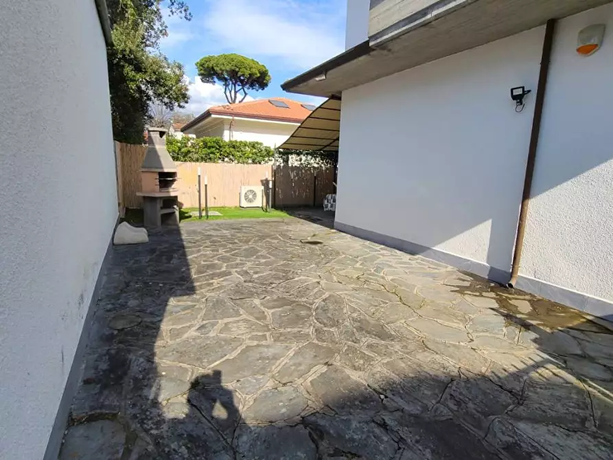 Immagine 4 di Villetta a schiera in vendita  a Pietrasanta