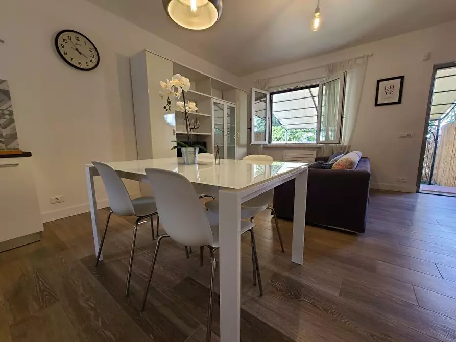 Immagine 10 di Villetta a schiera in vendita  a Pietrasanta