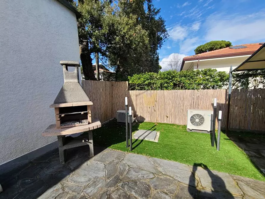 Immagine 5 di Villetta a schiera in vendita  a Pietrasanta