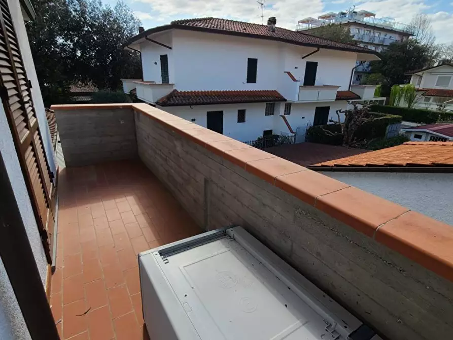 Immagine 14 di Villetta a schiera in vendita  a Pietrasanta