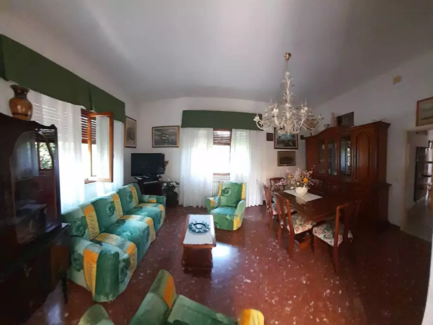 Immagine 7 di Villa in vendita  a Forte Dei Marmi