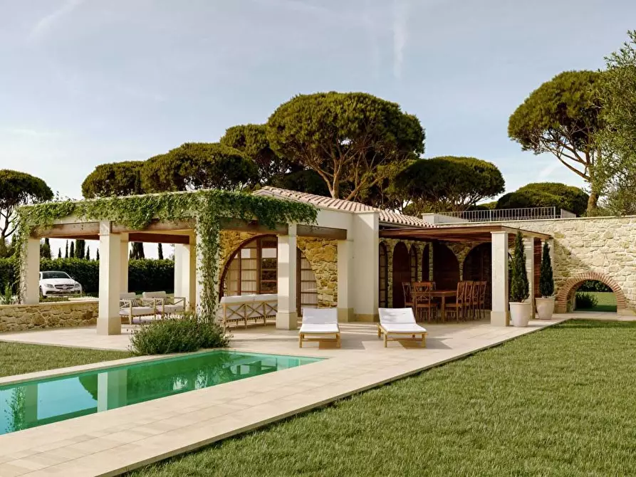 Immagine 5 di Villa in vendita  a Pietrasanta