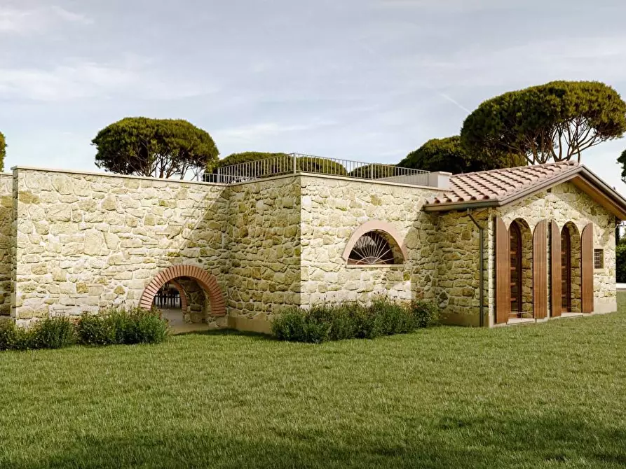 Immagine 7 di Villa in vendita  a Pietrasanta